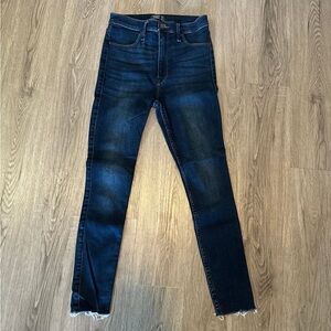 Abercrombie Ultra High Rise Jean Legging